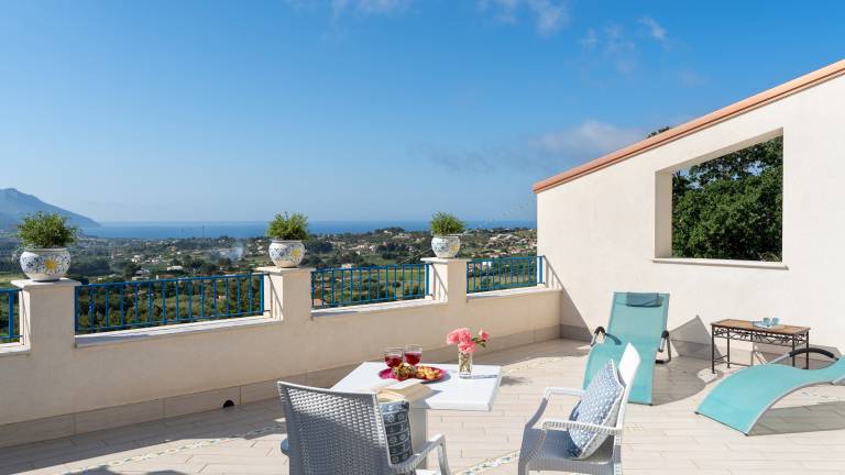 Fully equipped villa with yard, terrace & BBQ | Good for workation | Pets allowed — photo 2