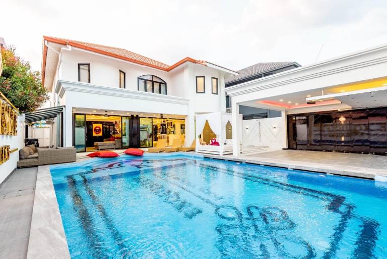 Exquisite Pool Villa K - Pattaya 6BD Pool Villa in Chonburi