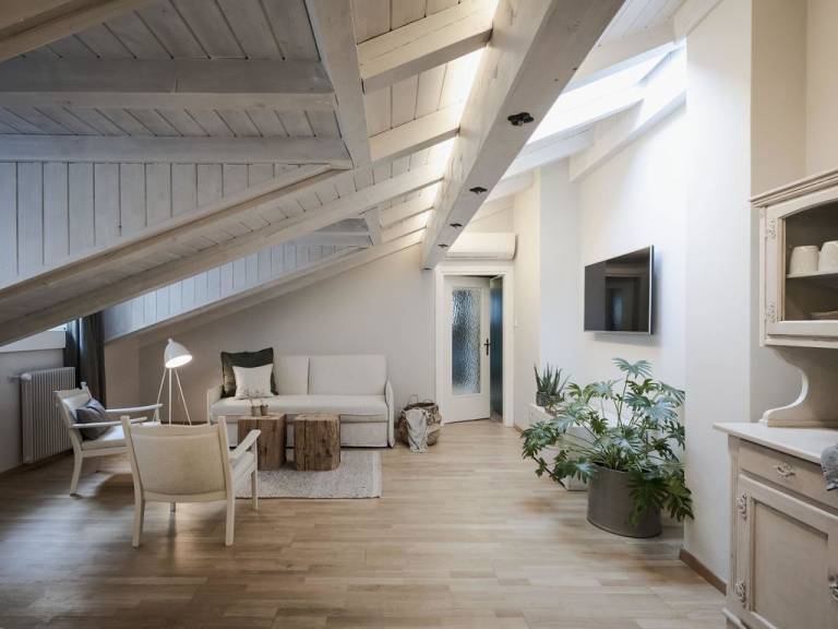 Ferienwohnung in Zentrum-Bozner Boden-Rentsch, Bozen für max. 3 Gäste Ferienwohnung in Zentrum-Bozner Boden-Rentsch, Bozen für max. 3 Gäste