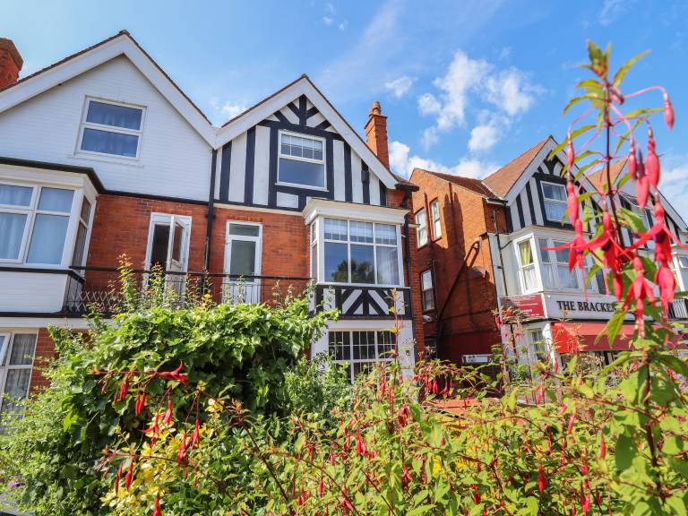Cottage with hot tub & garden | Beach view in Skegness