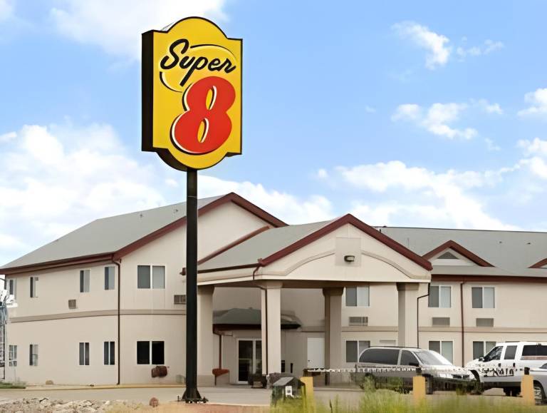 Super 8 By Wyndham Kindersley in Kindersley, SK