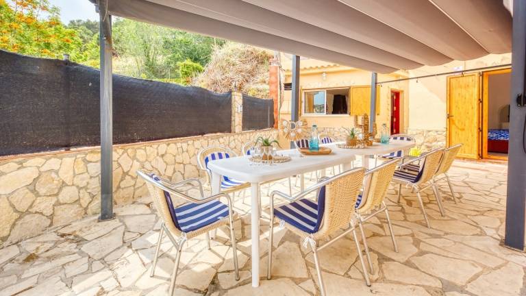 Villa with private pool, yard & patio | Garden view — photo 4