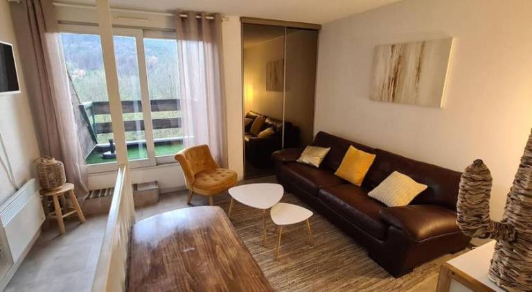 Apartment with pool — photo 2