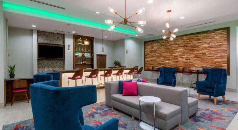 La Quinta by Wyndham Altoona Des Moines — photo 2