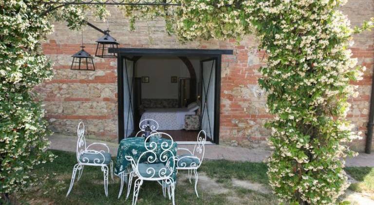 Holiday apartment with garden, BBQ & pool — photo 3