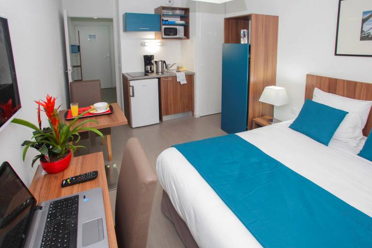 Condo with 1 room for 4 persons — photo 3