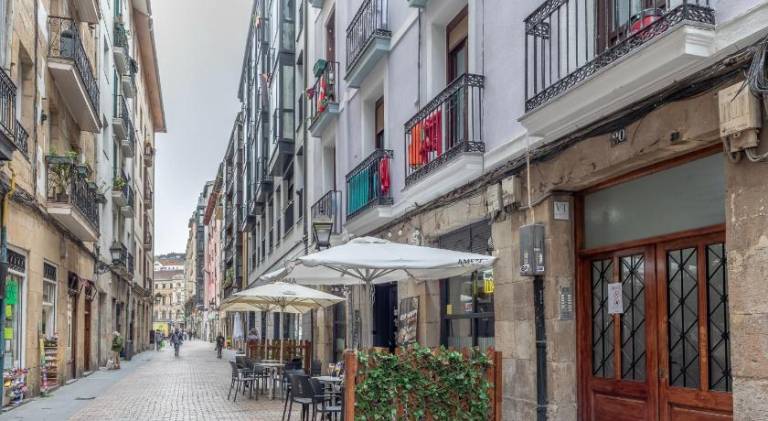 Ayuntamiento Bilbao, Casco Viejo -Parking optional — photo 4