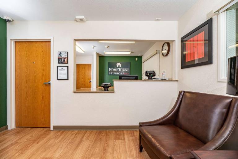HomeTowne Studios Fresno - West — photo 2
