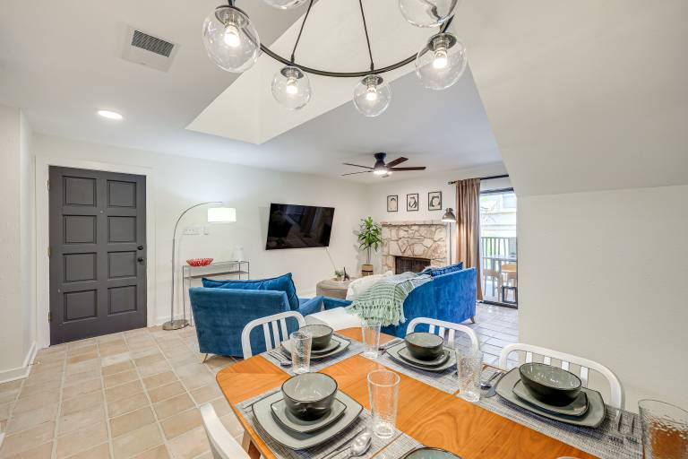 Pool Access Near Medical Center San Antonio Gem