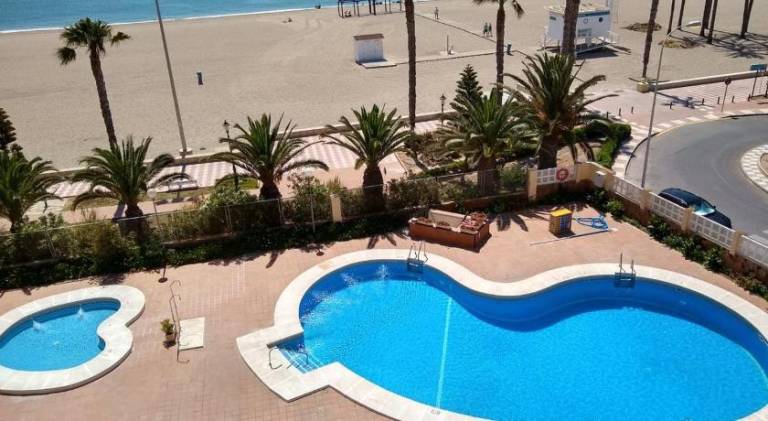 Wonderful holiday apartment with pool | Beach nearby | Dogs allowed in Roquetas de Mar