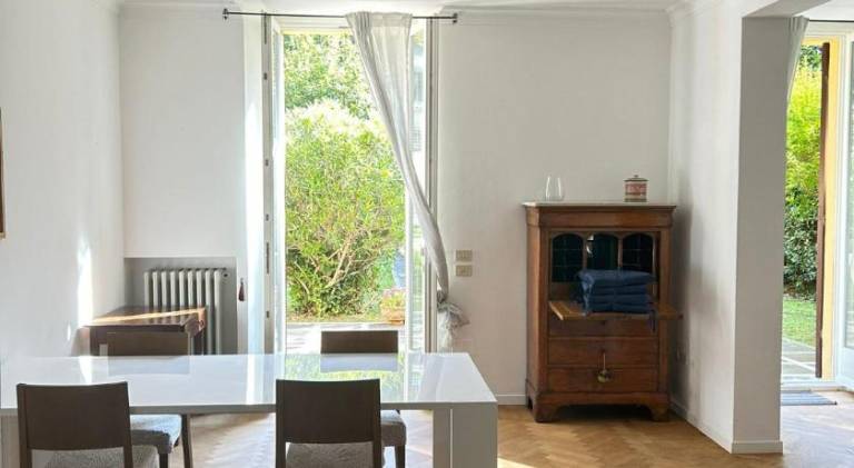 Holiday apartment with yard — photo 3