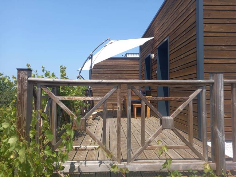 Vacation home with barbecue & yard — photo 3