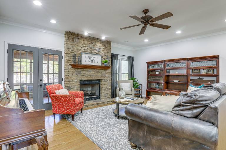 Walk to Trails: Peaceful Family Home in Braselton — photo 5