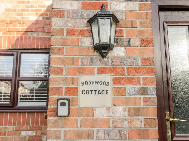 Cottage with garden & barbeque | Beach view — photo 4