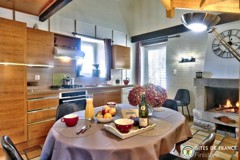 Gite with grill, garden & patio — photo 4