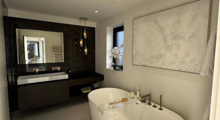 Luxury Villa - Hot Tub - Exclusive Offers - Amar Luxury Stays — photo 3