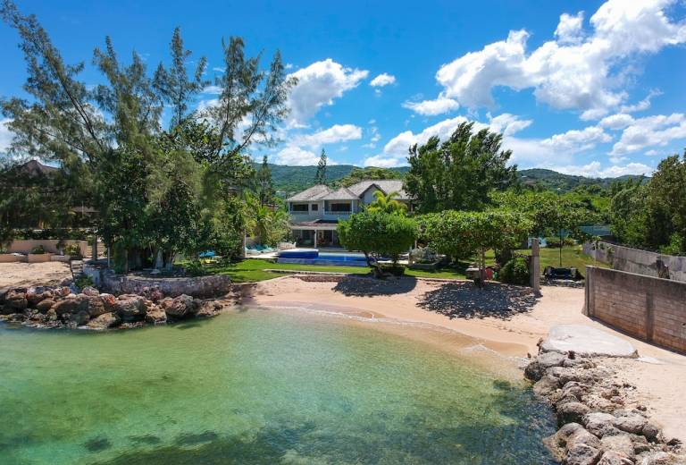 Villa  Runaway Bay