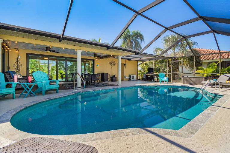 Family-oriented spacious house with terrace, private pool & barbeque | Pets are welcome — photo 5