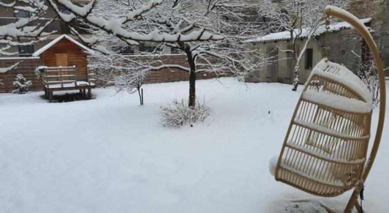 Vacation home with yard — photo 5