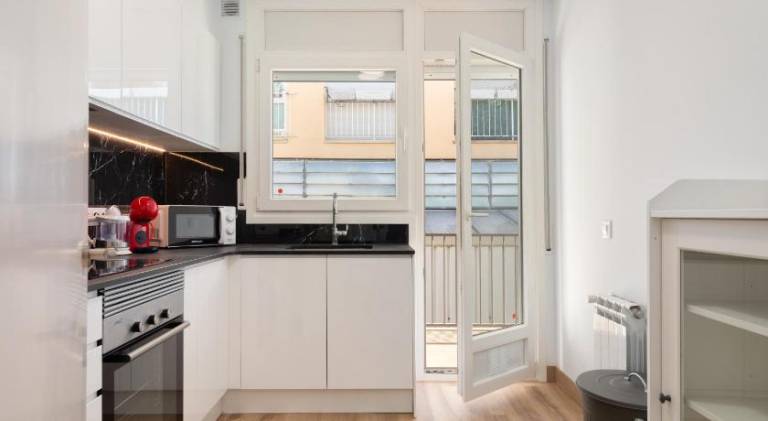 Apartment with patio | Suitable for remote work — photo 4