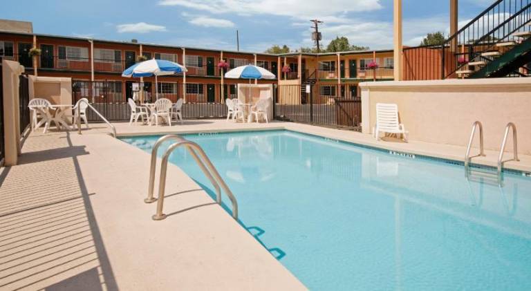 Americas Best Value Inn Pendleton — photo 2