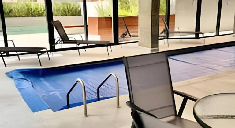 Apartment with pool — photo 5