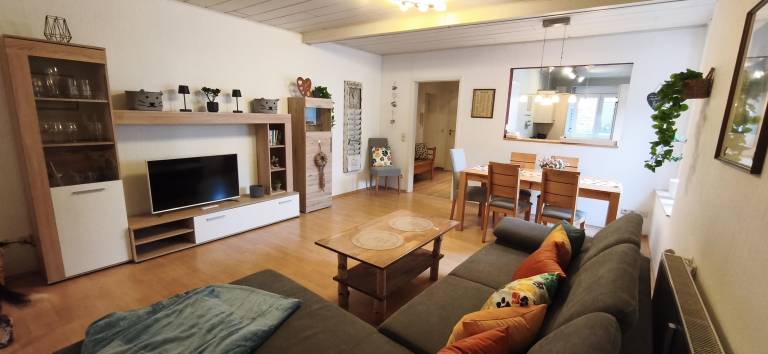 Rental apartment with patio & yard — photo 2