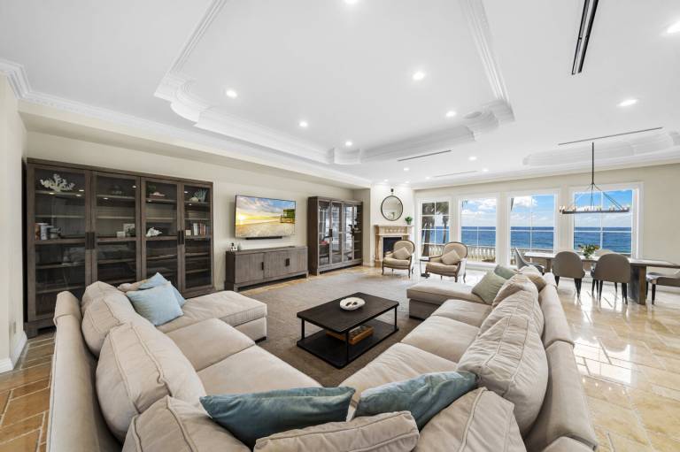 The Windsor House Oceanfront Private Family Friendly 25% OFF WEEKLY RATE — photo 5