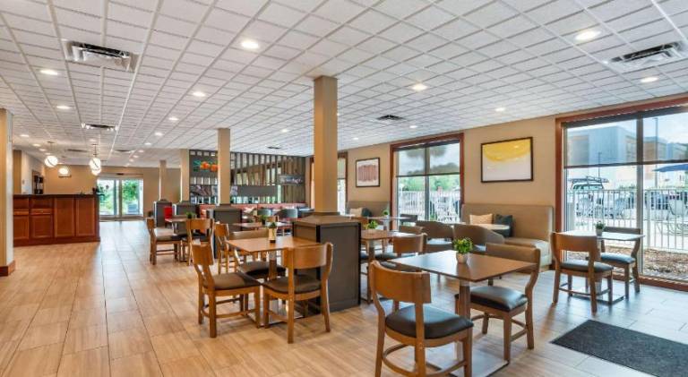 Comfort Inn & Suites — photo 3