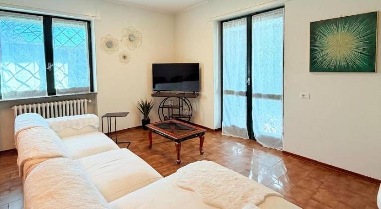 Rental apartment with 4 rooms for 10 persons in Arona