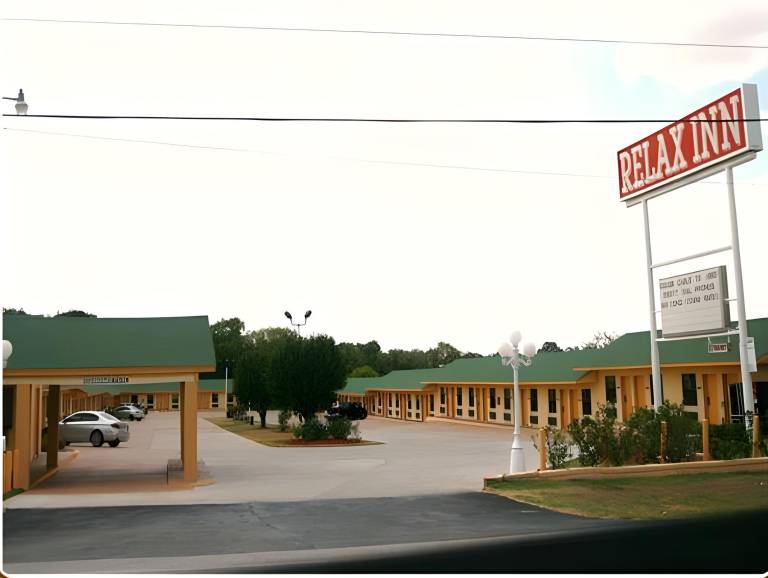 RELAX INN in Bryan, TX