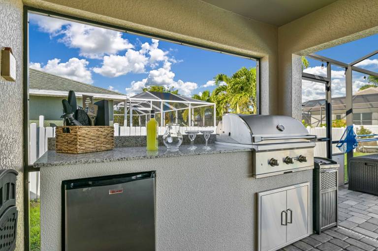 House with grill, yard & private pool | Sea view — photo 4