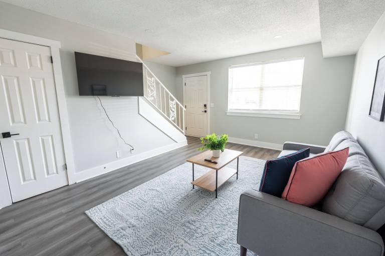 Apartment  Fair Oaks