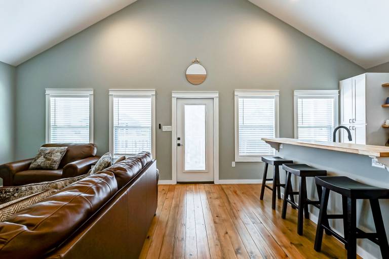 Vacation home with patio — photo 4