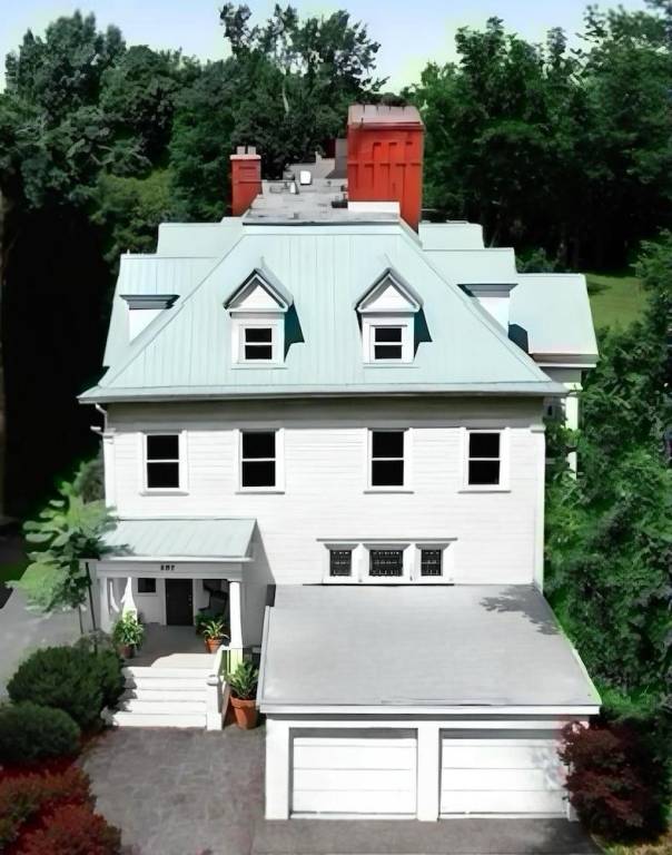 Summer Street Guest House in Buffalo, NY