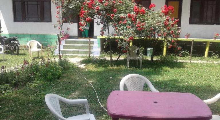 Villa with garden — photo 3