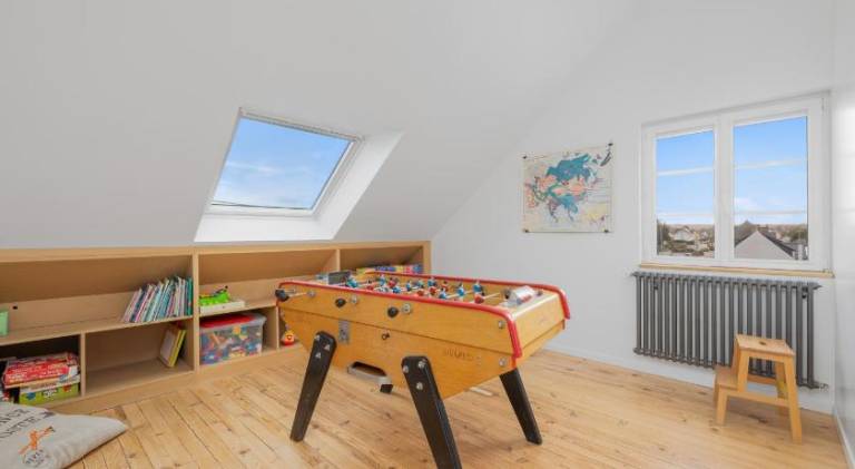 House with pool — photo 4
