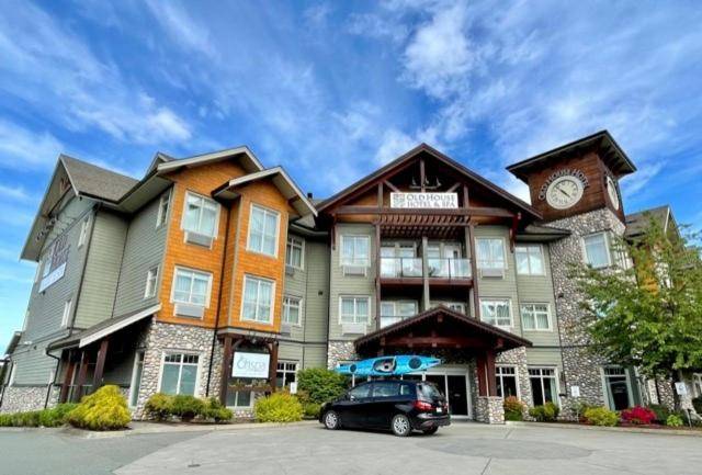 Old House Hotel in Courtenay, BC