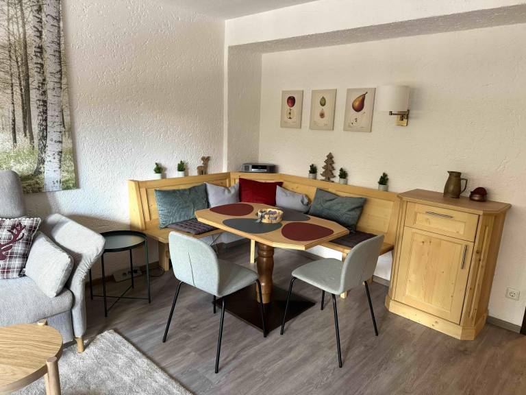 Family-oriented rental apartment with patio, pool & garden | Dogs allowed — photo 5