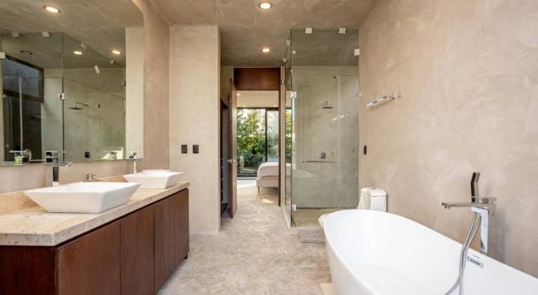 Villa with hot tub, patio & yard | Pets are welcome — photo 2