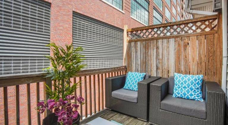 The Luxe on 16th Steps to Atlantic Station — photo 3