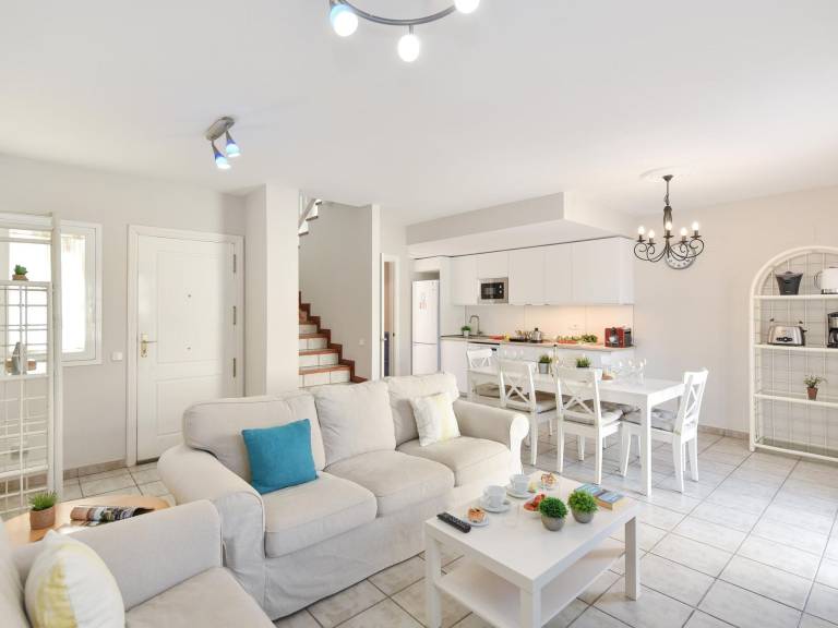 Apartment with yard, pool & terrace | Perfect for remote work — photo 4