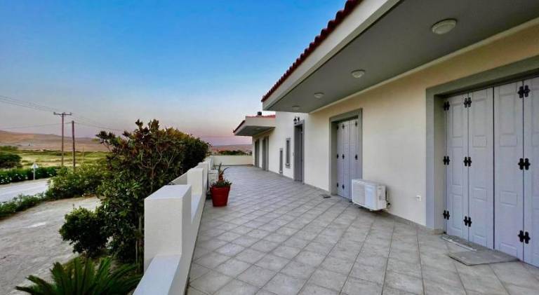 Vacation home with patio & yard — photo 2