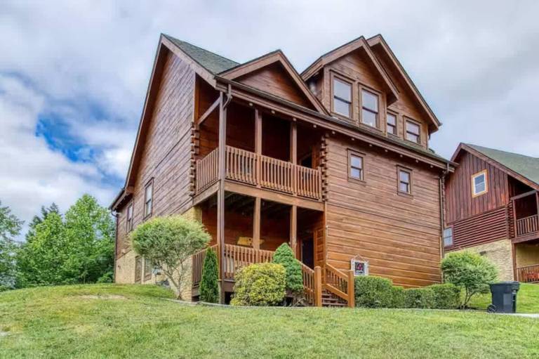 Pinewood Lodge by Beyond Expectations with Firepit in Pigeon Forge, TN