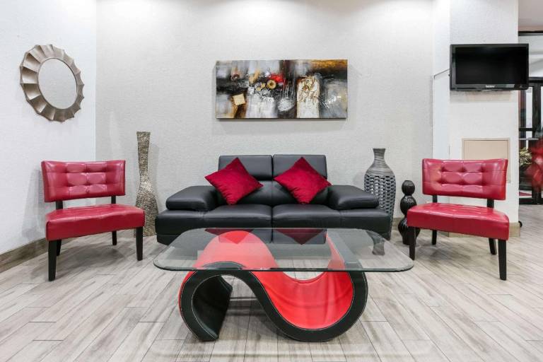 Ramada by Wyndham Oklahoma City Airport North — photo 3
