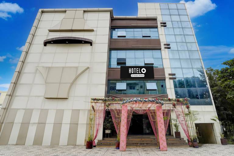 Hotel O Rani Durgawati Crossway Formerly Orient Palace