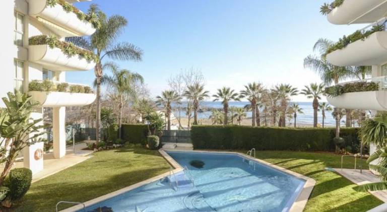 Fully equipped holiday apartment with yard & private pool | Beach nearby | Perfect for remote work | Dogs allowed — photo 2