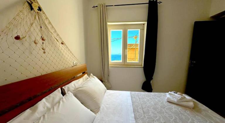 Holiday apartment with 2 rooms for 6 persons in Menfi