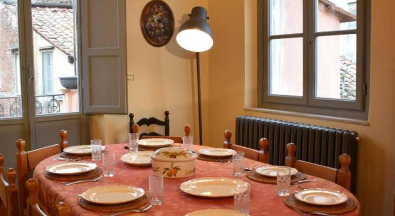 Charming holiday apartment with terrace | Next to Lucca Cathedral | Pets allowed — photo 4