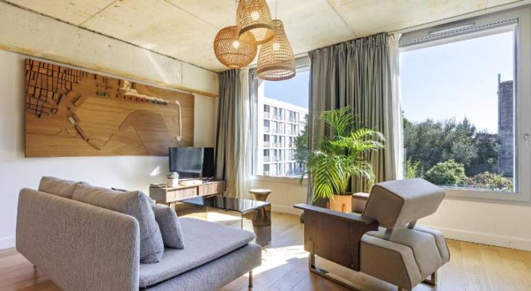 Holiday apartment | Near Cité du Vin | Suitable for remote work in Bruges